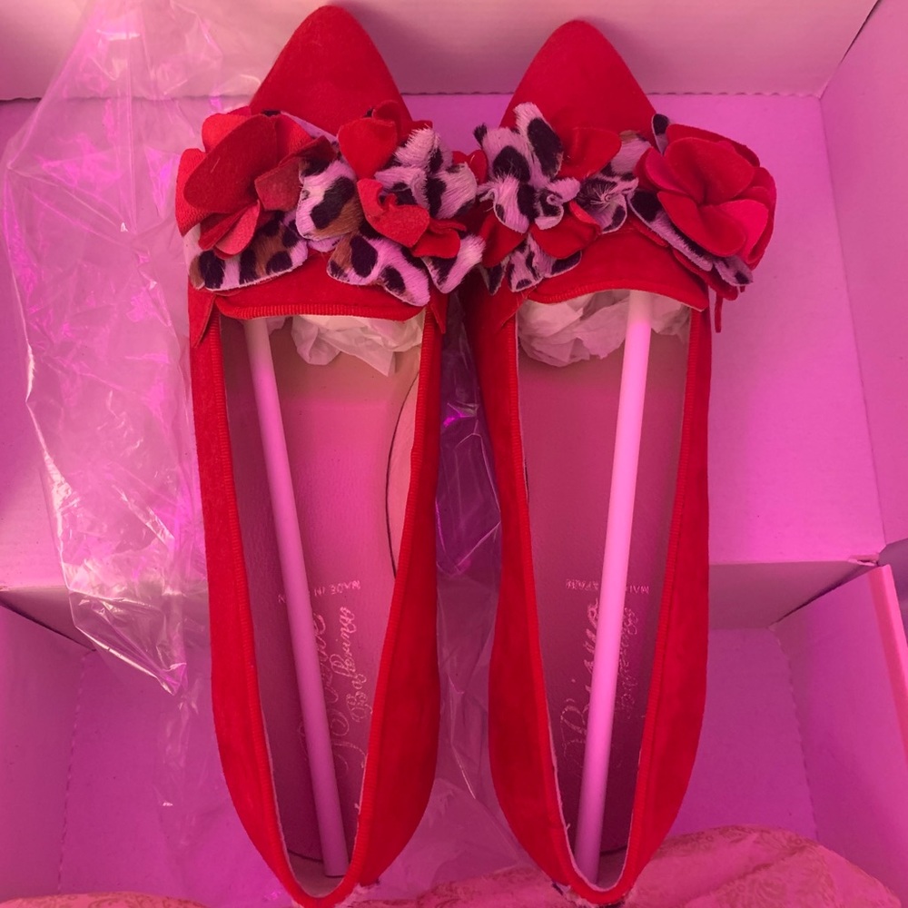 red and leopard print dress shoes